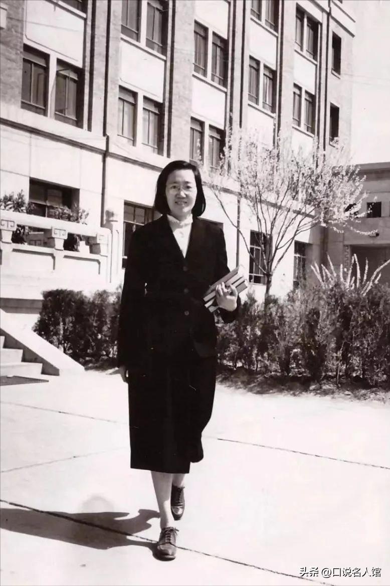 1954年，留美中国夫妇频繁寄包裹到北京，打开一看：国际“机密”