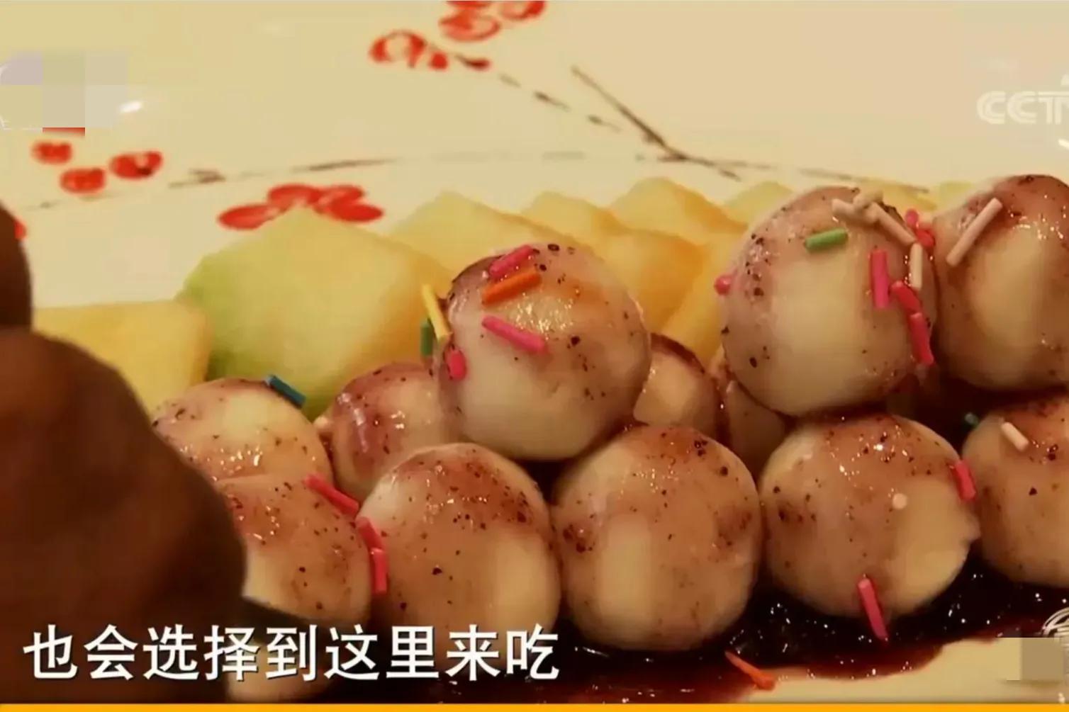 小伙将废品做成工艺品,湖北小伙一年狂赚80亿