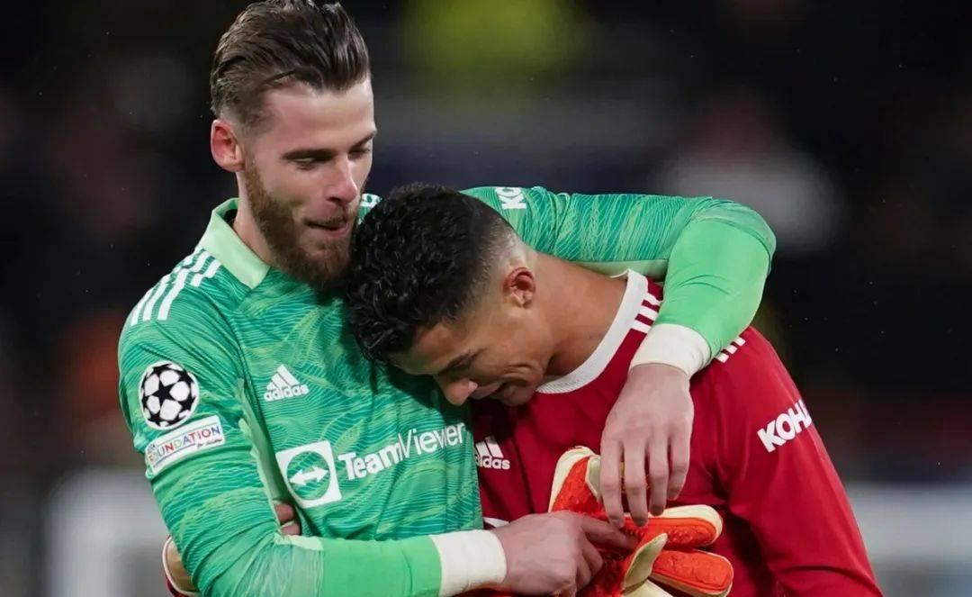 失业10个月后，前世界第一门将仍无球可踢，曼联决定太明智！