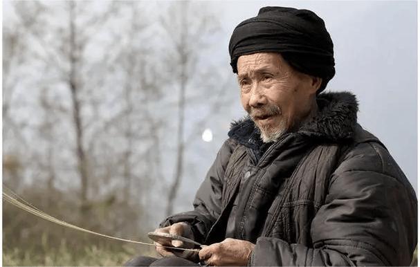 56岁大姐嫁给了高富帅,38岁大姐嫁25岁小伙