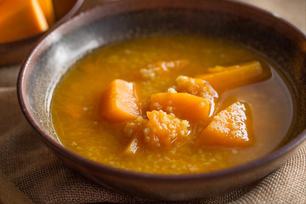 中老年喝哪种牛奶帮助睡眠,中老年人吃什么辅助睡眠