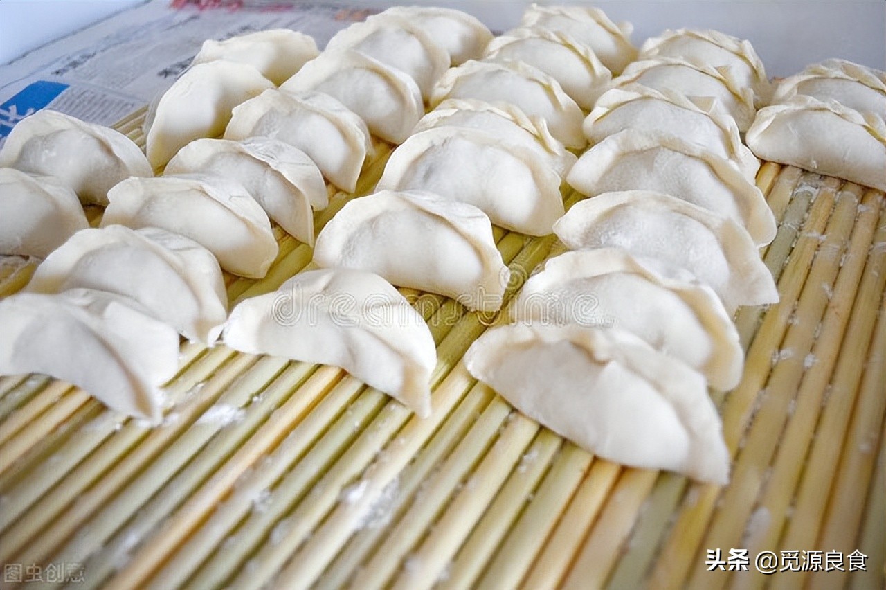 煮饺子点水好还是不点水好,煮饺子兑水好吃还是不加水好吃