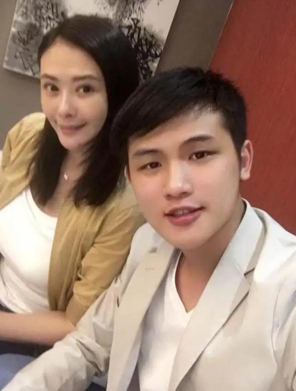 从纯情女星到吸毒、自杀、当小三，萧淑慎是如何被“毁”的？