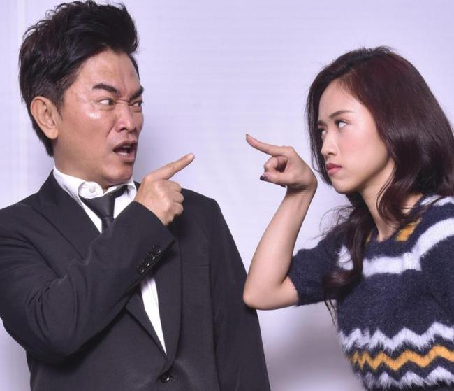 父女“嘴对嘴亲吻”不害臊，以爱的名义满足私欲的行为，该停止了