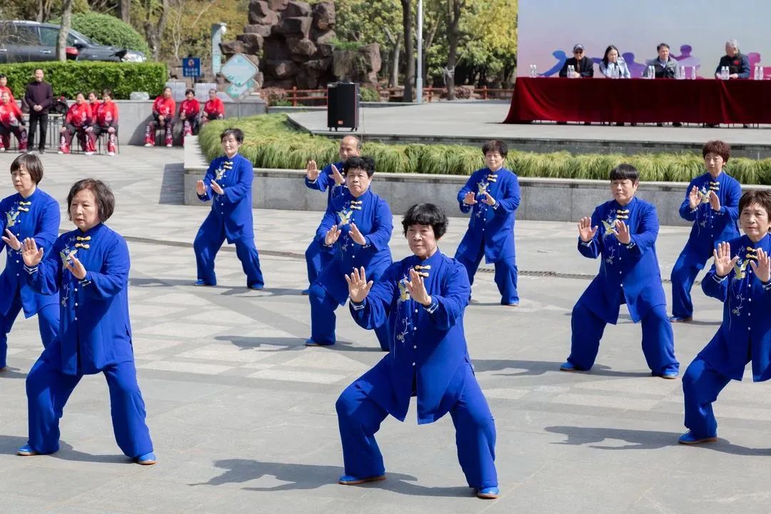 2023年“高东杯”龙身蛇形太极拳比赛在高东公园圆满举行