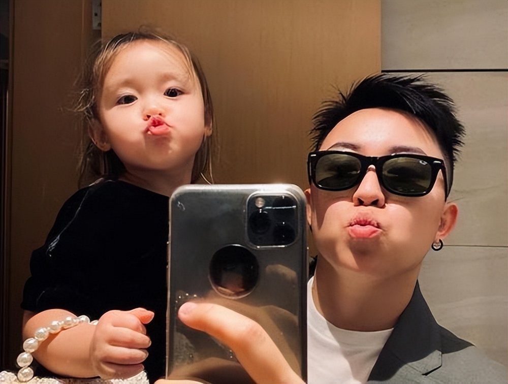 单身女ceo叶海洋生二胎,单身女ceo叶海洋的故事