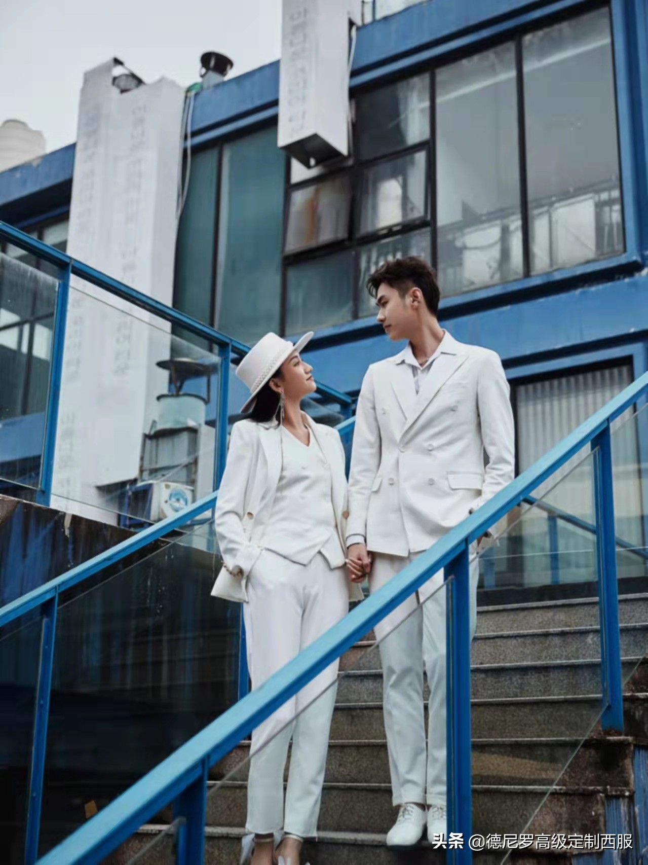 拍婚纱照的时候给你推荐西装,拍婚纱照送的定制西服套路