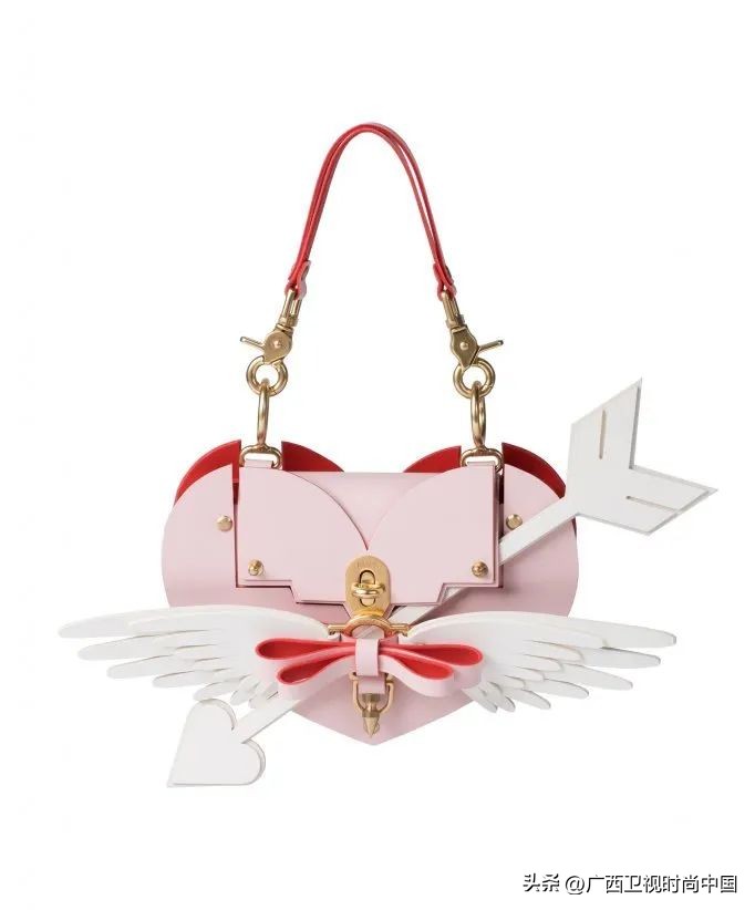 超大纱蝴蝶结怎么搭配,两个小蝴蝶结怎么搭配甜美