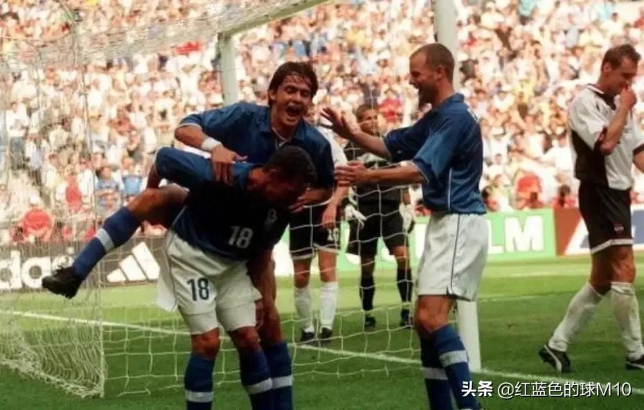 足球初恋,活在越位线上的男人因扎吉