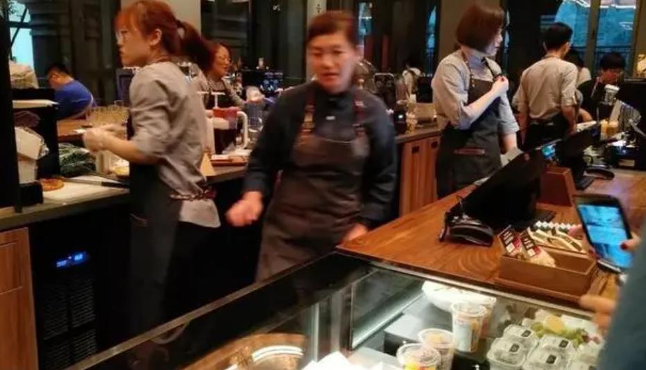 肯德基喝咖啡事件当事人 (被全网痛批的在肯德基喝咖啡事件)