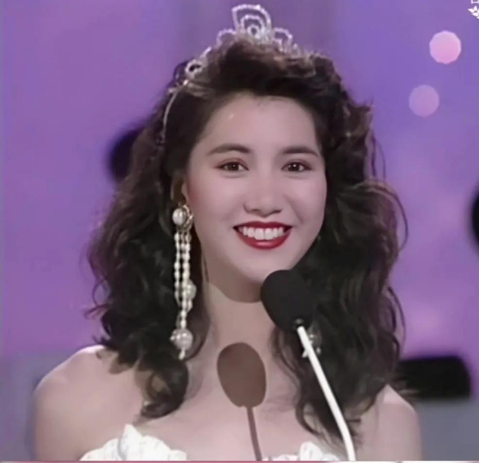 袁咏仪vs佘诗曼,袁咏仪和张智霖相差多少