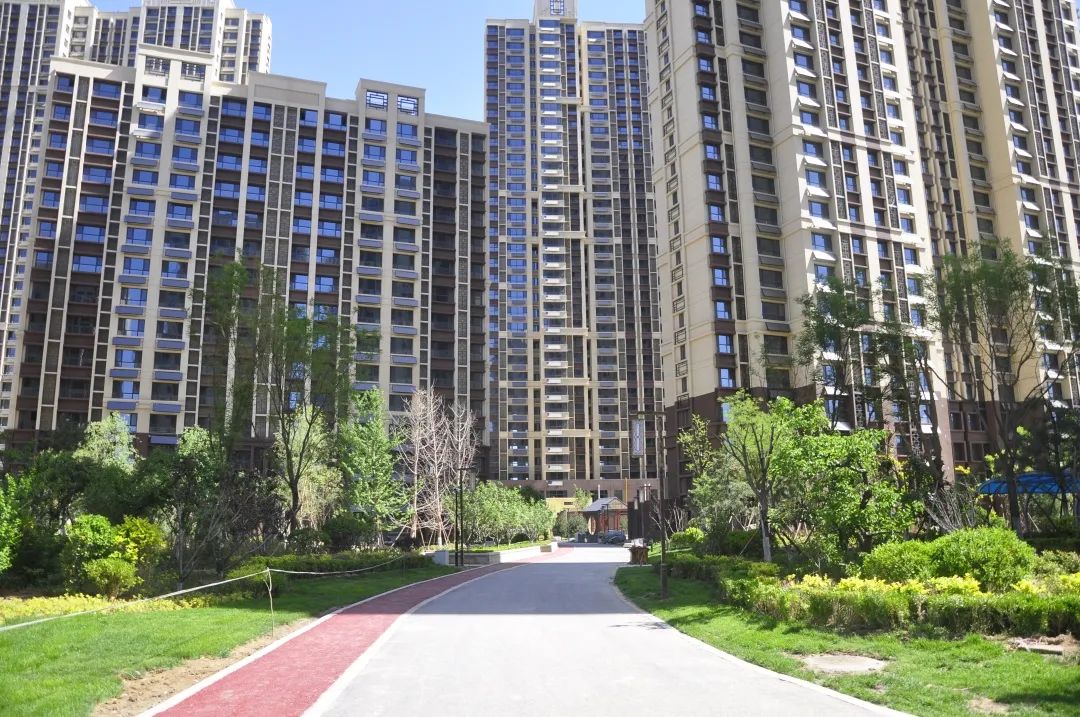 低首付低单价送精装现房,名校旁爆款128㎡洋房现房