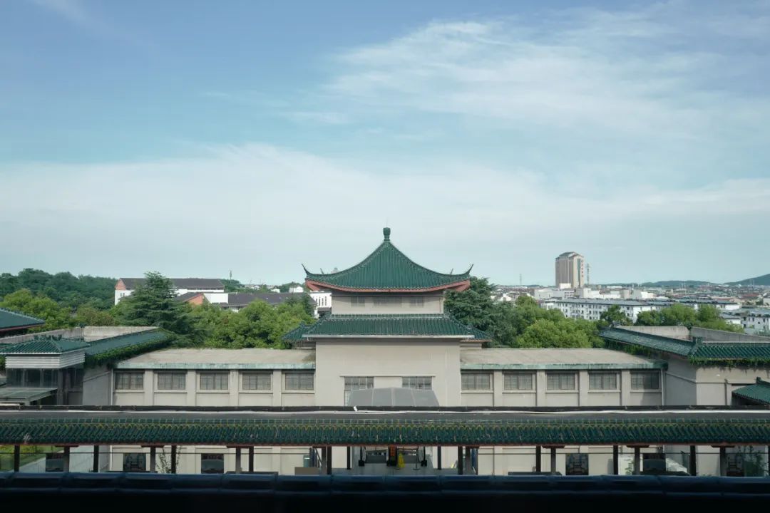 我去竹林避暑了，夏天过完再通知我！