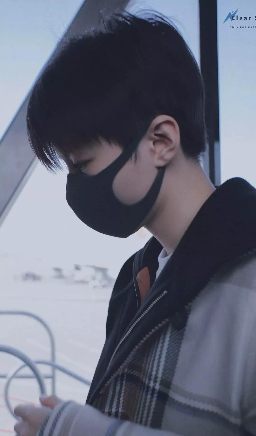 始于颜值陷于才华忠于人品的英语,始于颜值陷于才华忠于人品下一句