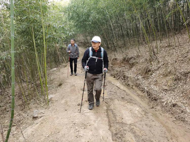 绝壁大梯白云寺,徒步白云寺