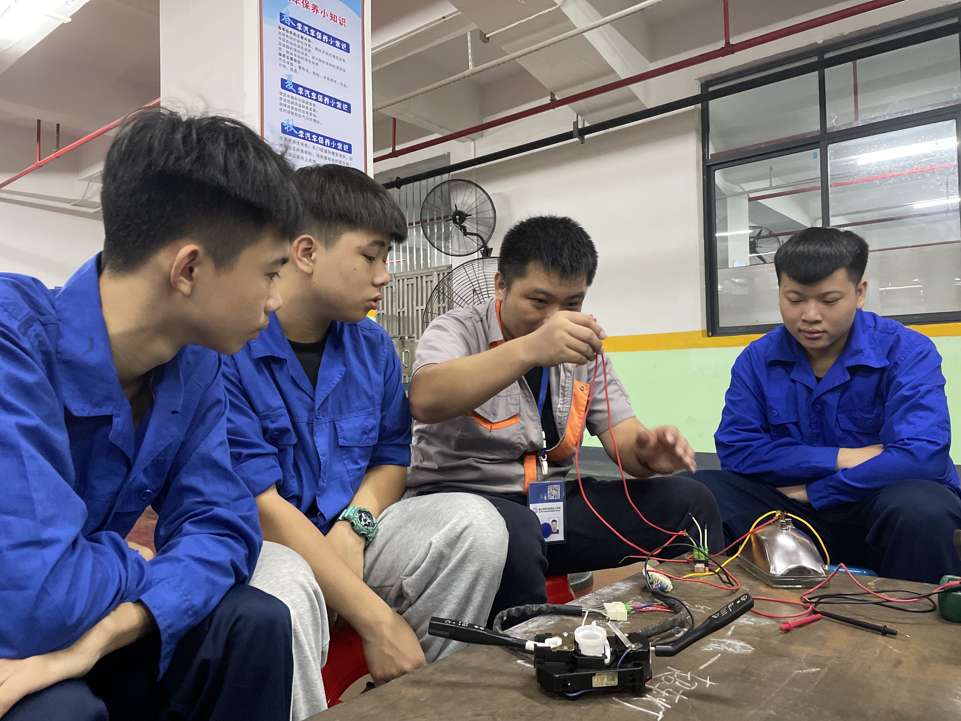 初中毕业男学生学什么专业好就业,男孩初中毕业学什么专业更好就业