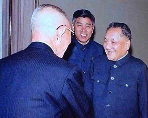 日本记者故意刁难：*鱼岛钓**归属哪国，*小平邓**的巧妙回复，让人敬佩