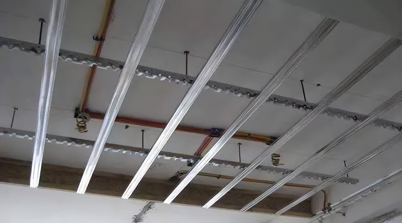 卫生间pvc吊顶安装视频教程,pvc长板吊顶安装步骤和所需材料