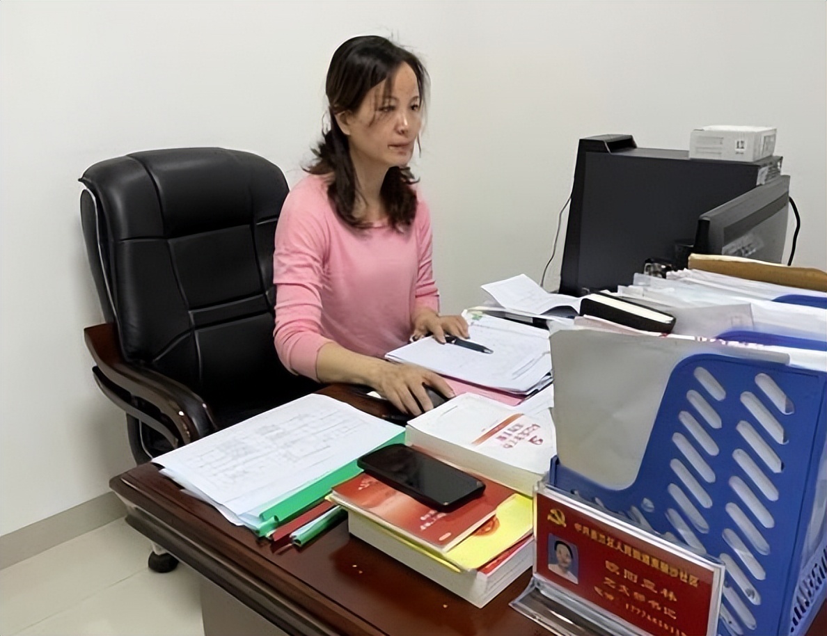 借调区委办和政府办哪个好,区委办公室借调有前途吗