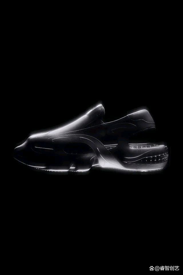 饥饿营销？NAMESAKE首款鞋履，造型前卫与可回收材质，日产三双