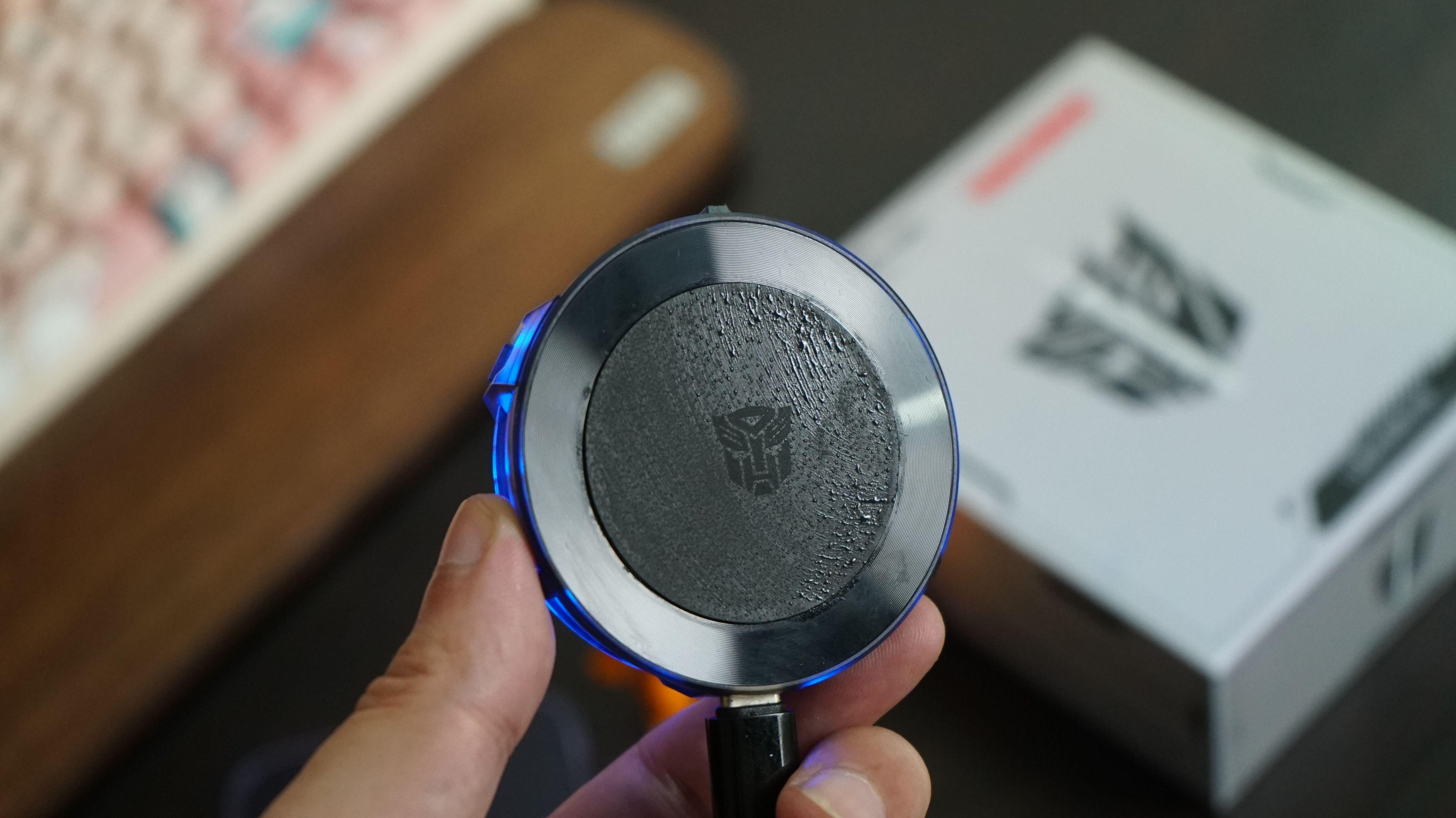 红魔飞智黑鲨磁吸散热器哪个好,红魔黑鲨飞智哪个散热器好