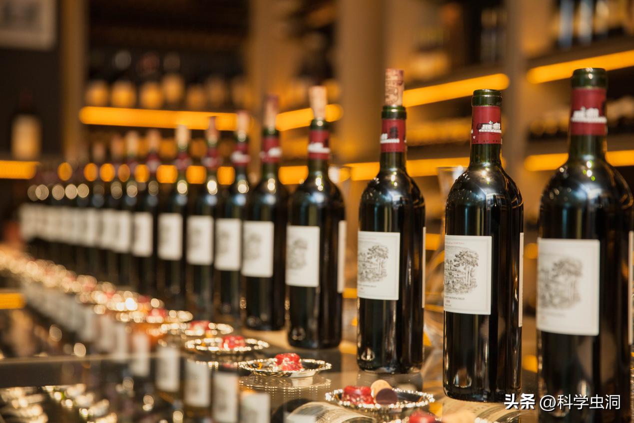 82年拉菲天价拍卖,82年的拉菲为什么这么值钱