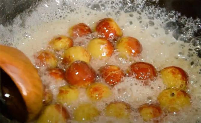 冬枣不去核怎么做,冬枣怎么做蜜枣比椰枣还好吃