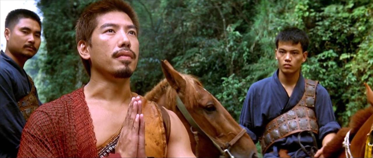 女配露大腿，反派成X战警，同样《华英雄》，胡兵比郑伊健差远了