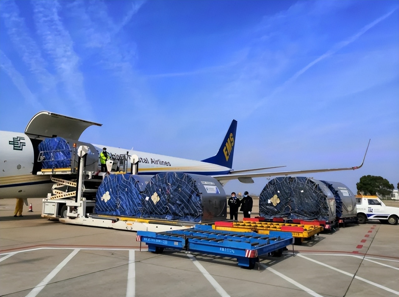 飞机上会提供哪些免费的东西,飞机上免费提供什么东西可以带走