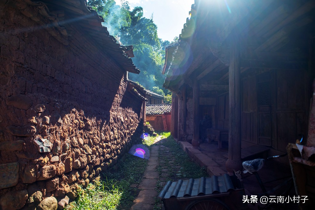 云南古盐井在哪里,诺邓盐井产于哪个地层