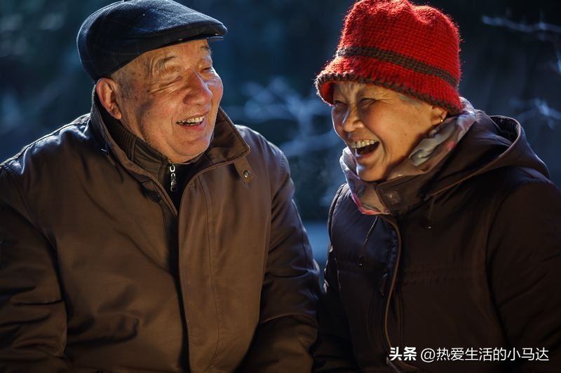 7旬老人有5个子女却没人愿意管他,9旬老人养老难题有哪些