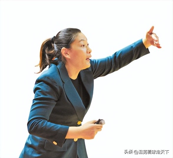 主教练李昕简历,李昕入选中国篮球名人堂