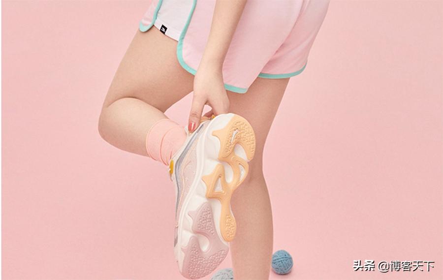 为什么会给安踏打广告,安踏海报被指擦边事件