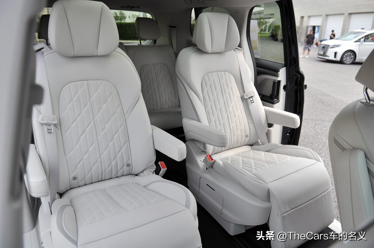 gl82022款es陆尊深度测评,沉浸式体验别克gl8es陆尊智慧旗舰