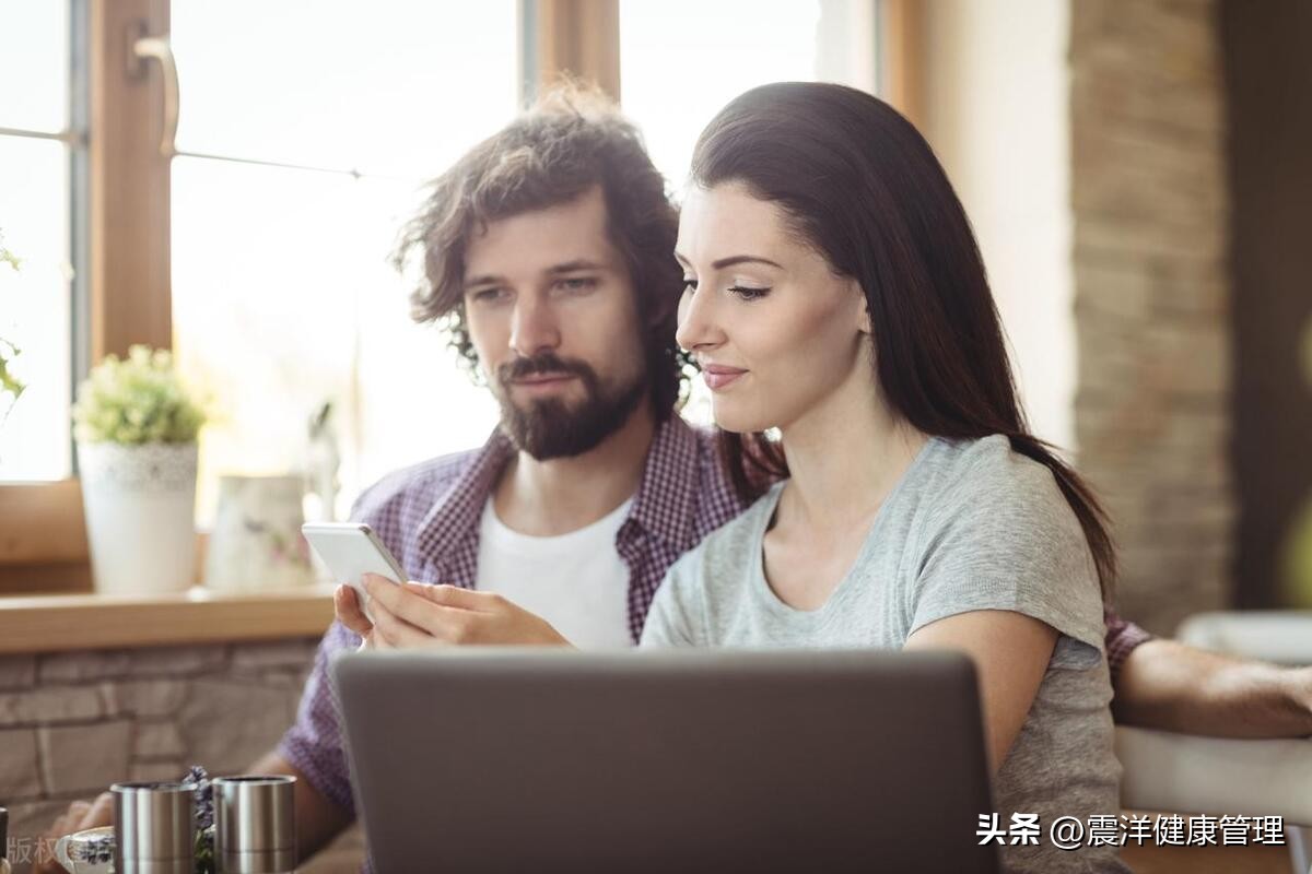 老婆二胎后，每次试图与她亲热，她都嫌弃我，性冷淡该怎么办呢？