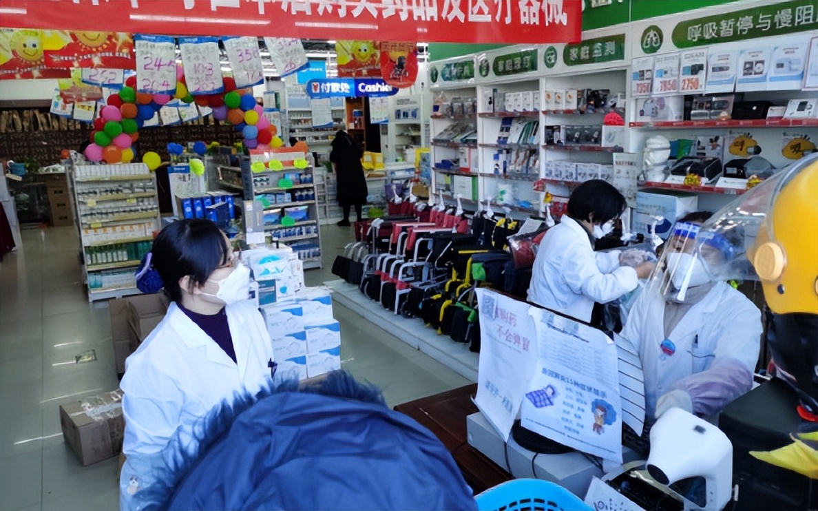 多省连夜“放开”,我们最需要关心的人,被忽视了