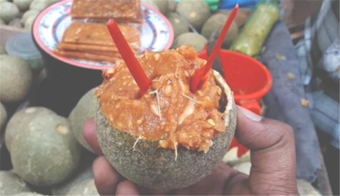 十万大山发现木苹果，果肉像罗汉果，果壳比椰子硬，印度人喜欢吃