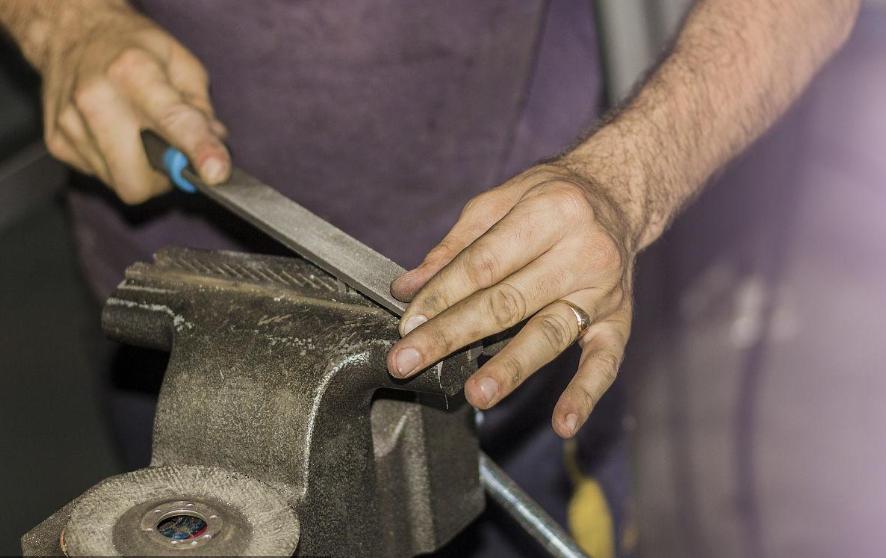 洞悉行业痛点，剖析鲜为人知的传统五金店的困惑