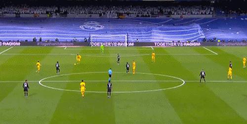 8连胜皇马2球完胜继续领跑,哈维巴萨反击皇马