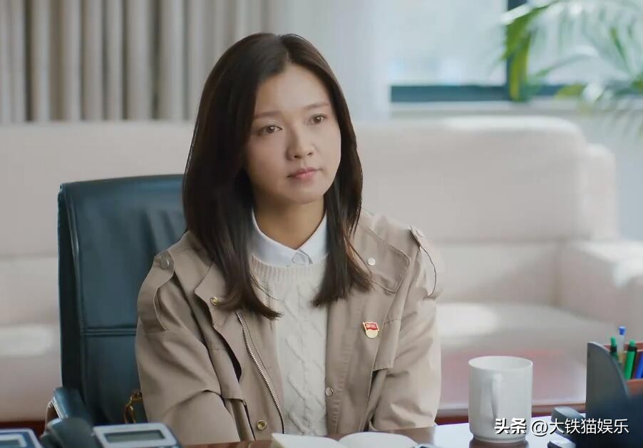 长得显老有多吃亏？这4对明星，年龄不相上下，看脸却像差了辈分