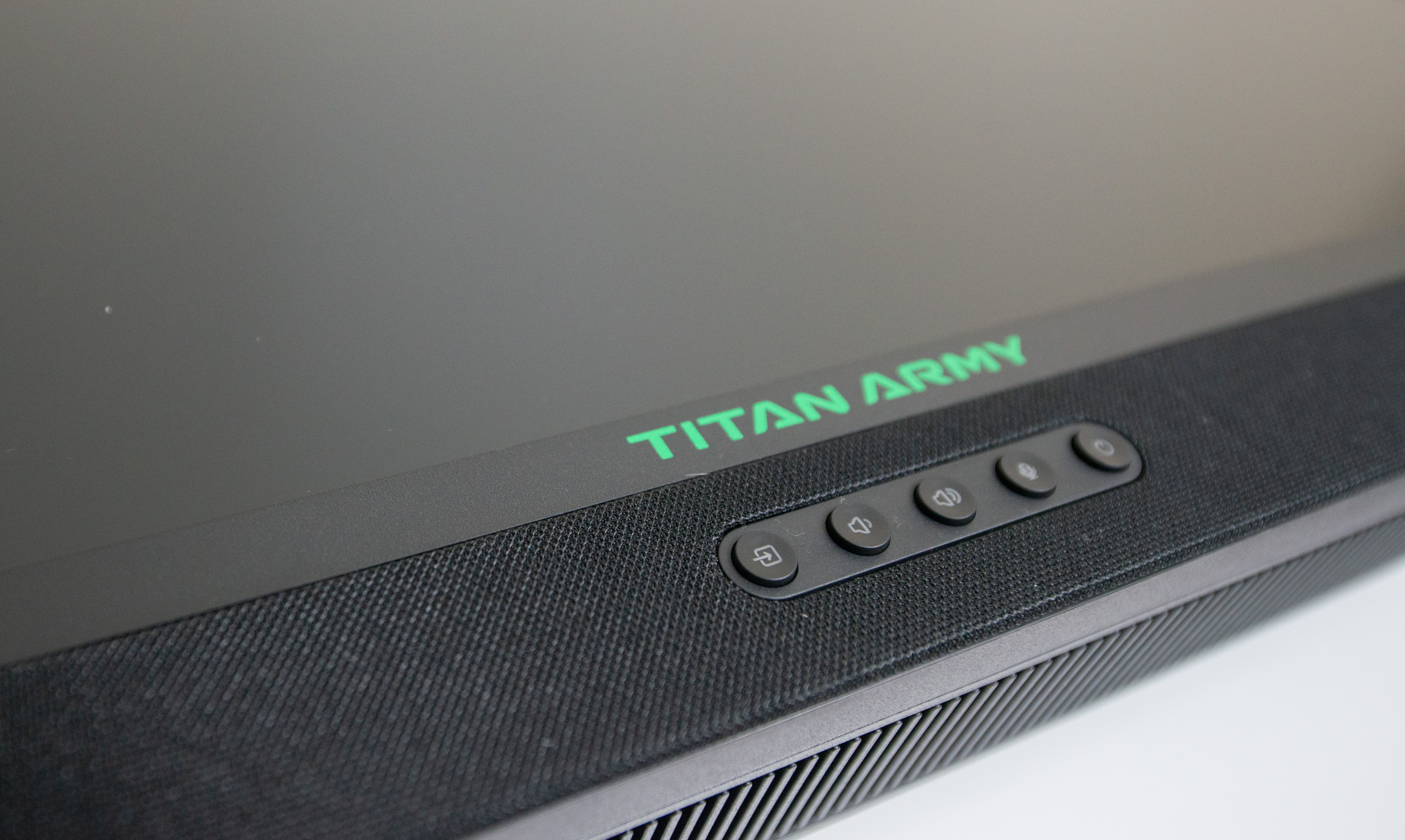 买macminim2需要买什么配件,macminim2配什么显示器最合适