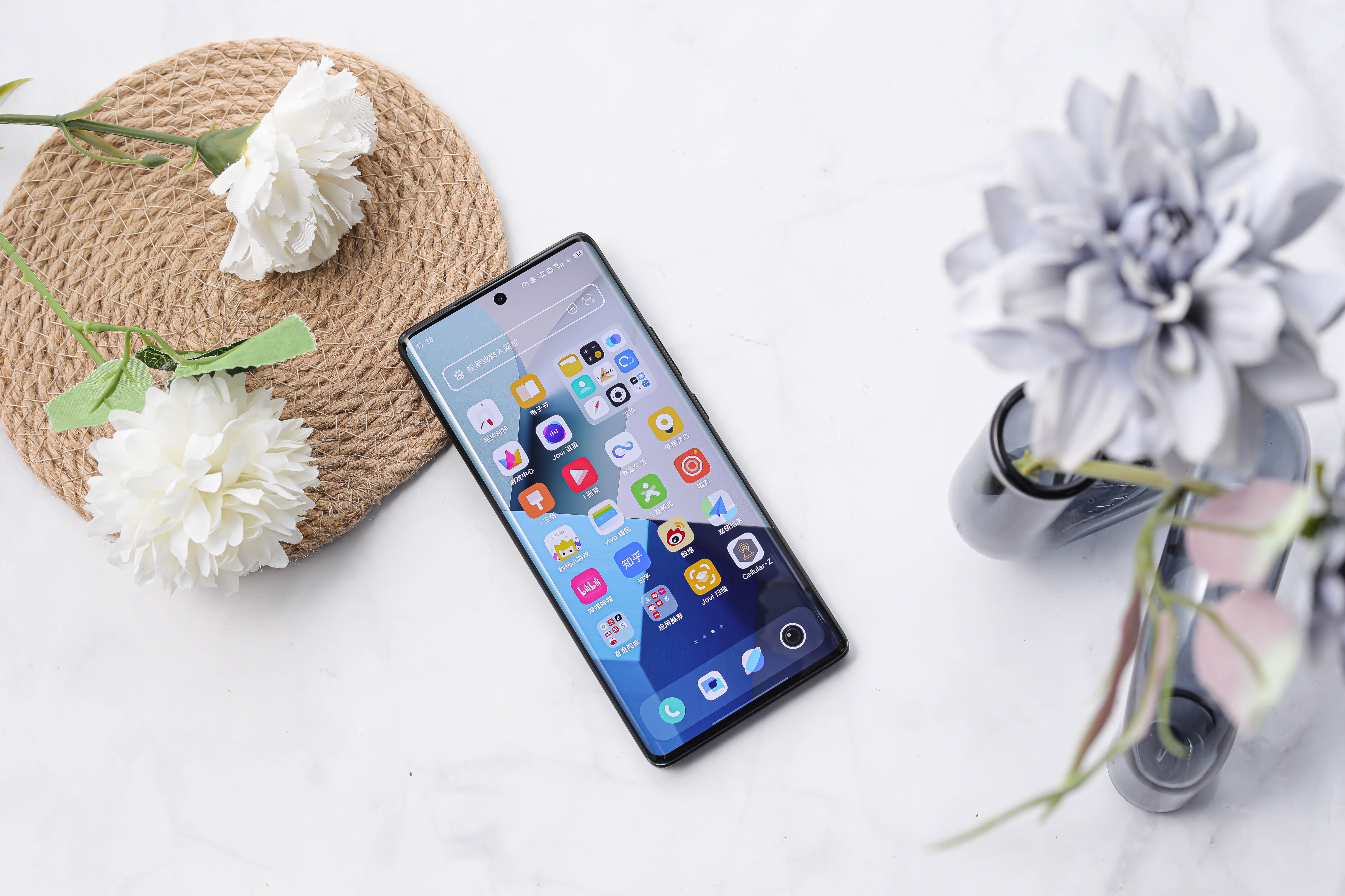 vivoX90开售,起售价3699玩的就是加量不加价