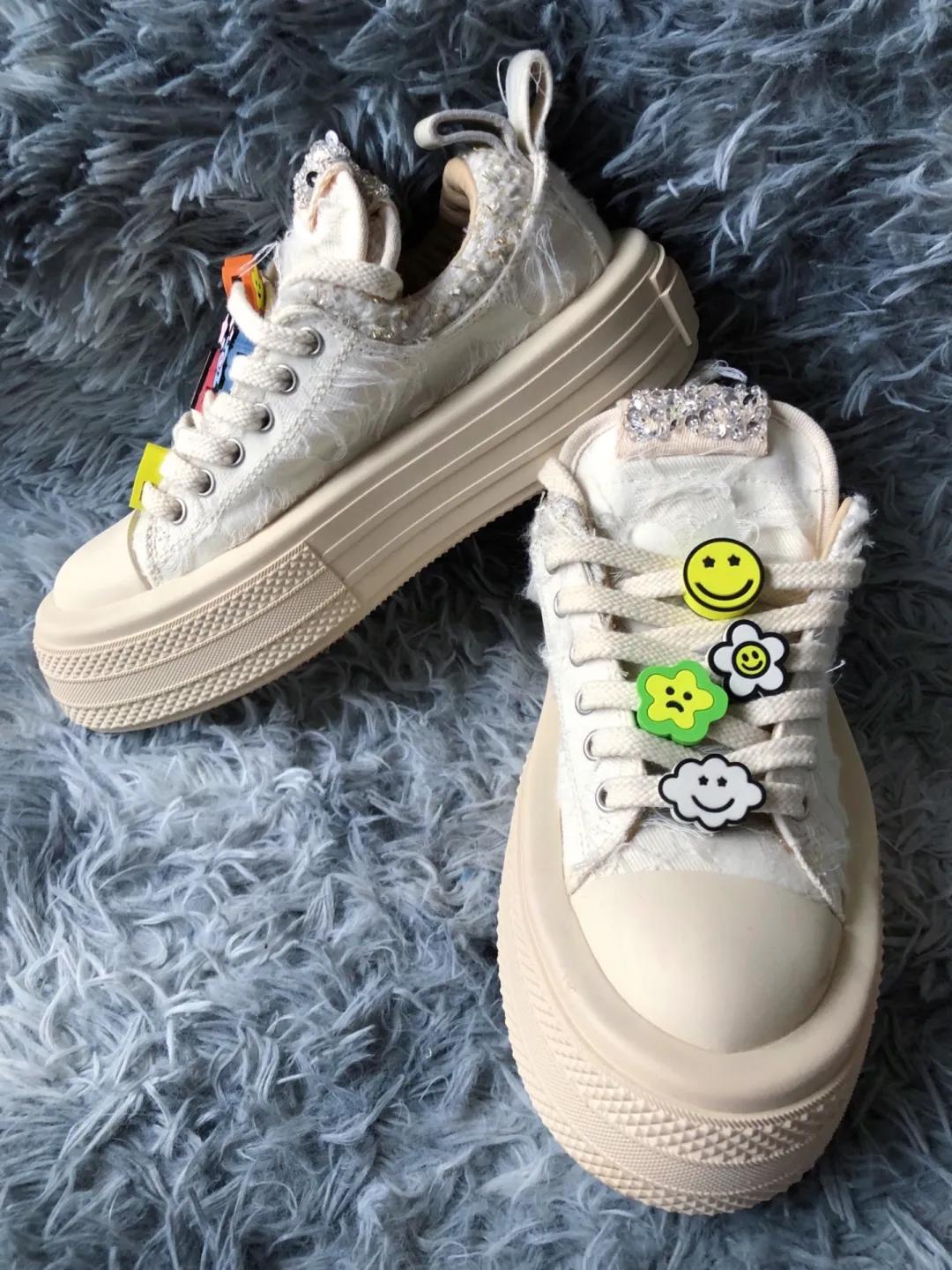 米色厚底鞋穿搭,米色厚底板鞋