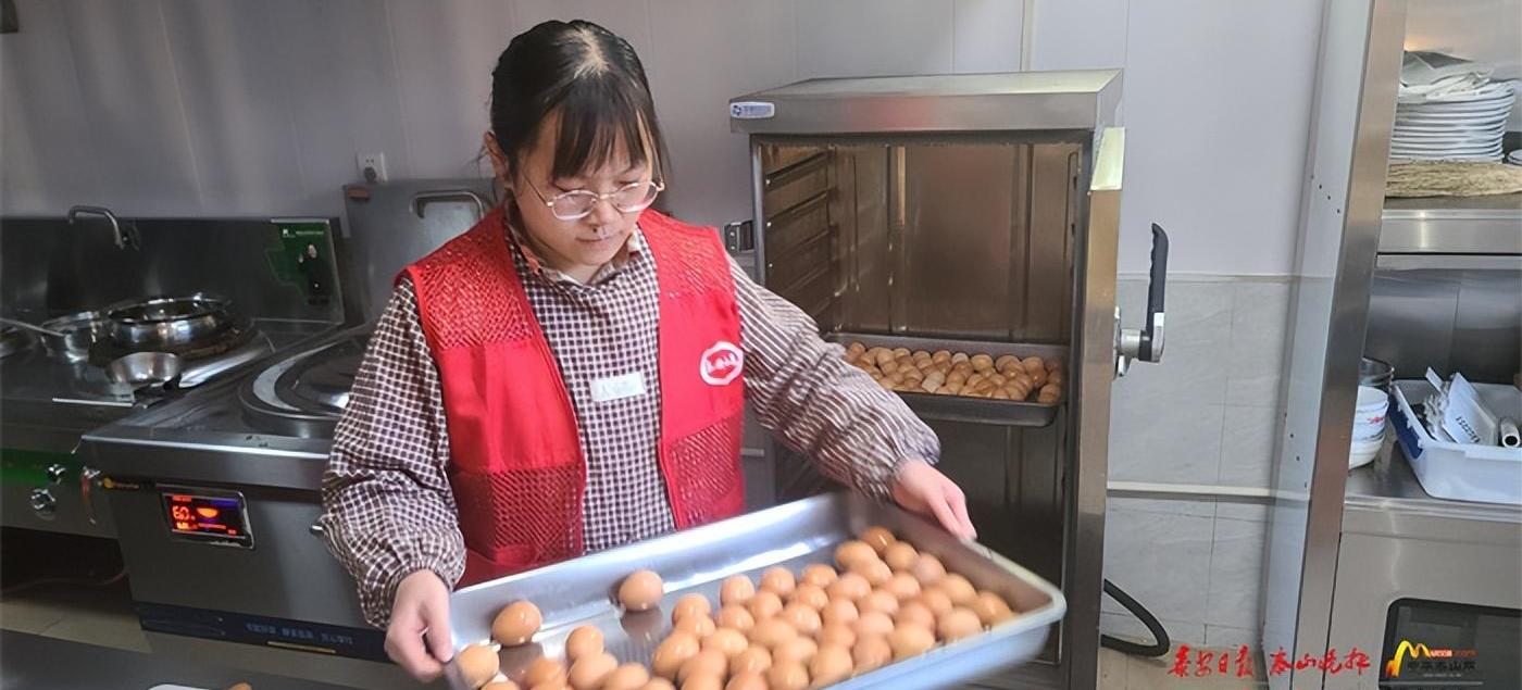 上高街道岔河村快乐食堂：志愿服务中的幸福味道