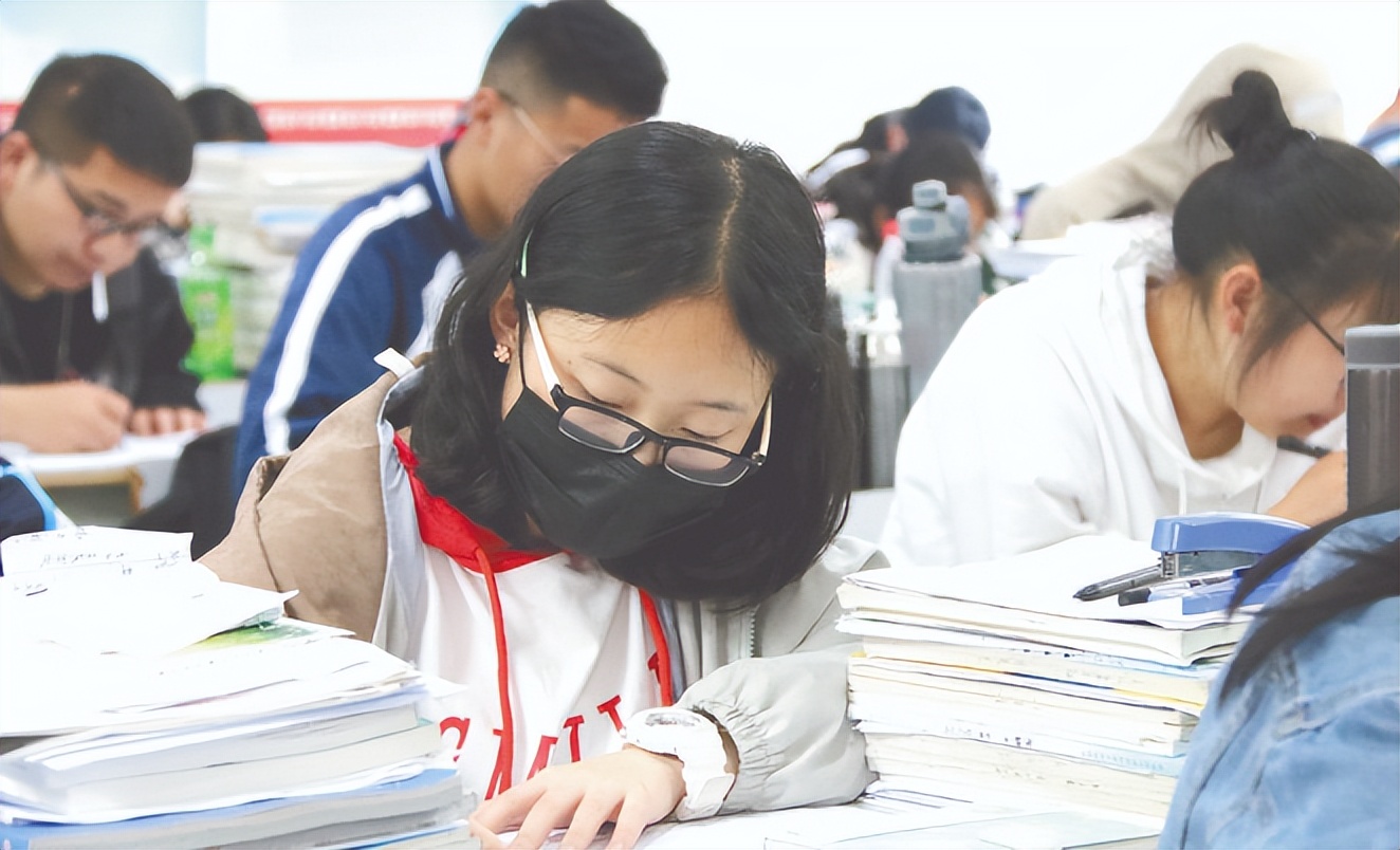 高考复读还有什么专业可以报考,高考不建议复读的四种专业