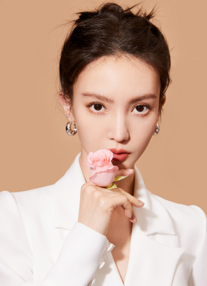 蒋欣与董洁,蒋欣瘦成杨幂