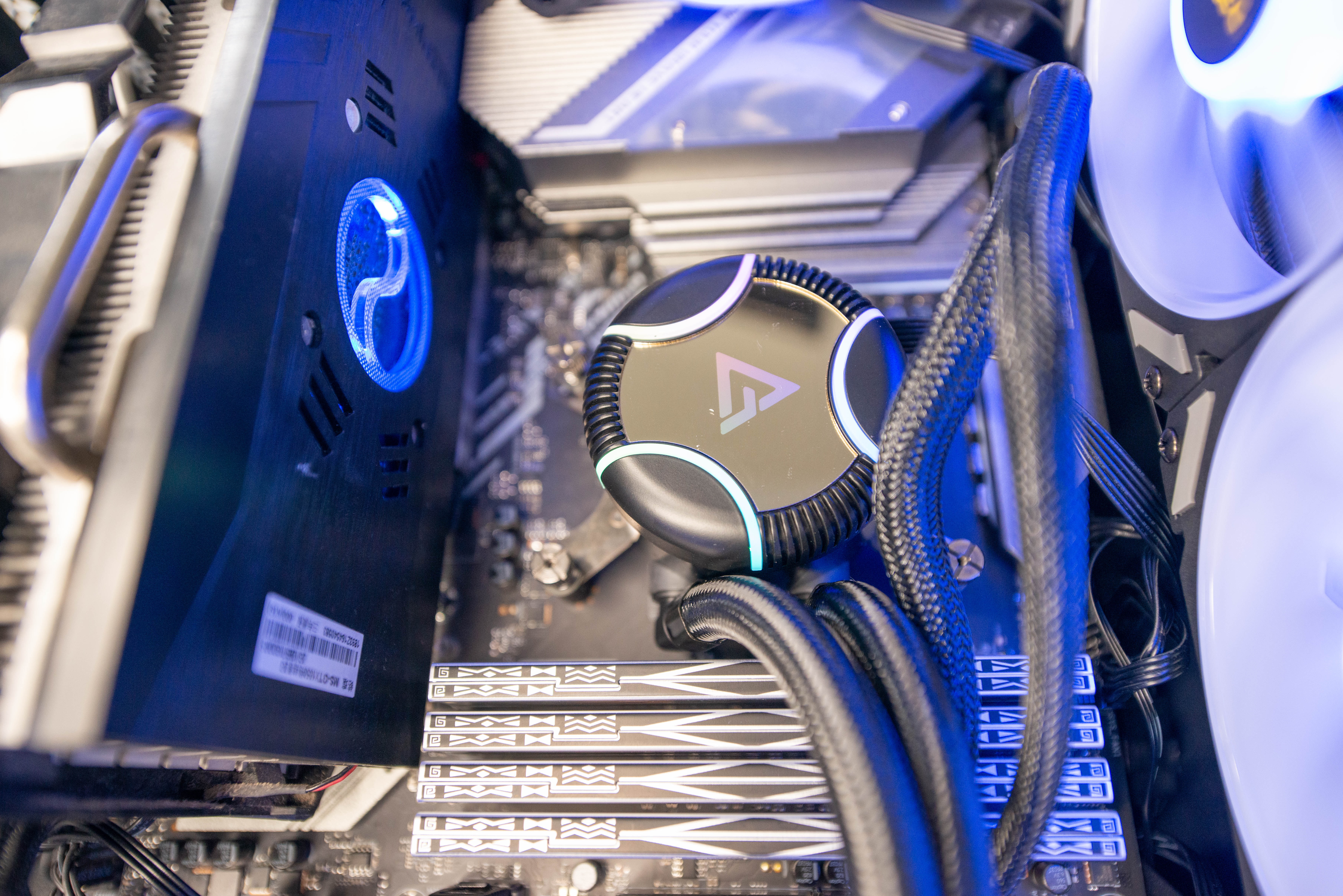 水冷显卡组装电脑教程,电脑组装rgb灯光