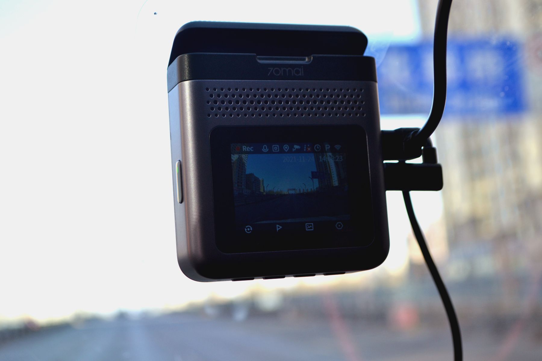 出乎意料！原来行车记录仪一直都装错了，老司机安装70迈聊聊真相