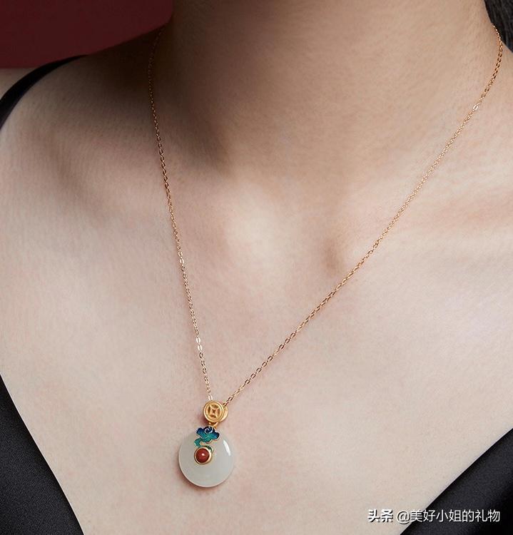 母亲节礼物项链黄金推荐,母亲节礼物排行榜前十名黄金饰品