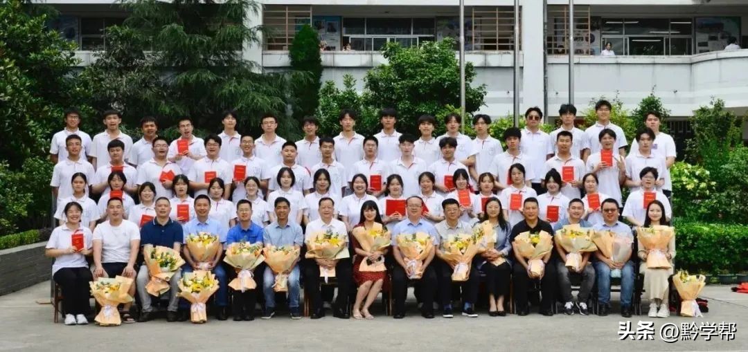贵阳一中21年毕业照,一中实验23届